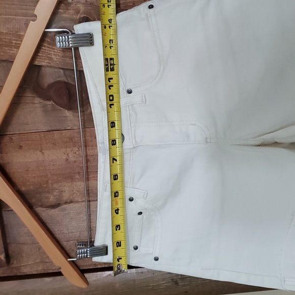 New Daily Ritual Shorts - Picture 3 of 6